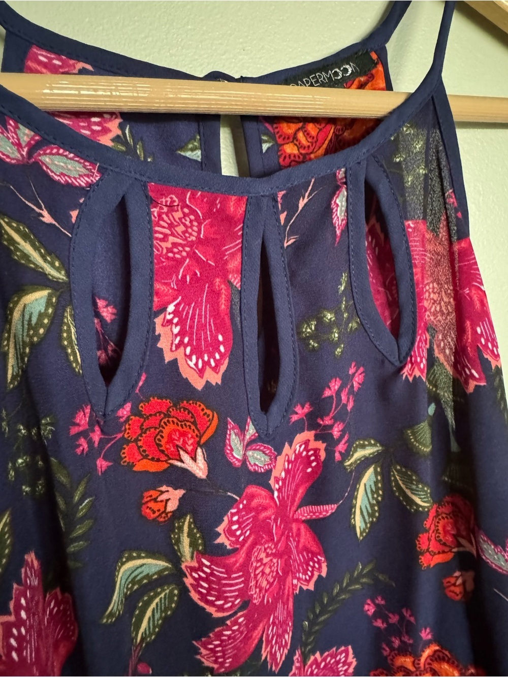 Papermoon Floral Keyhole Sleeveless Tank Top Navy Pink Medium Boho - Picture 3 of 11